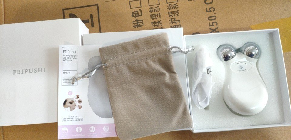 GlowLift Microcurrent Facial Massager โ Reduce Wrinkles & Dark Circles - Image 3